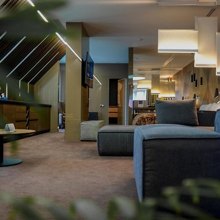 Yaremche Club Hotel ภายนอก รูปภาพ