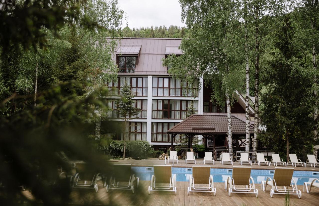 Yaremche Club Hotel ภายนอก รูปภาพ