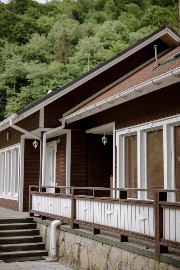 Yaremche Club Hotel ภายนอก รูปภาพ