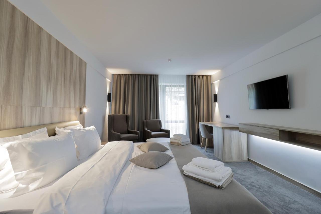 Yaremche Club Hotel ภายนอก รูปภาพ
