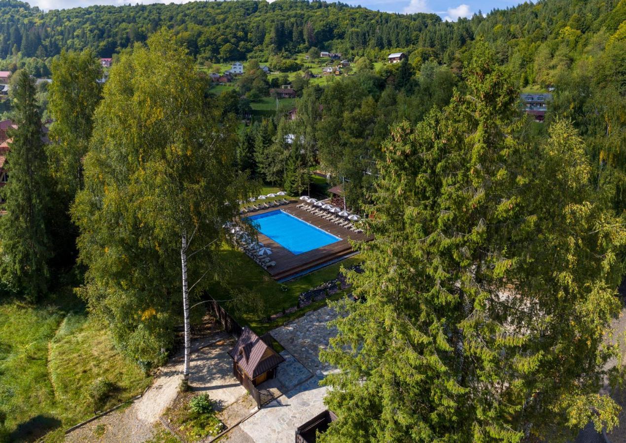 Yaremche Club Hotel ภายนอก รูปภาพ