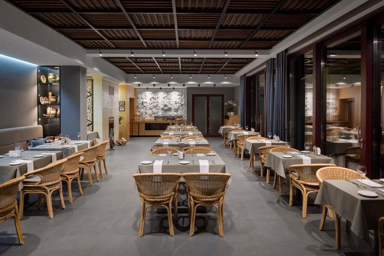Yaremche Club Hotel ภายนอก รูปภาพ