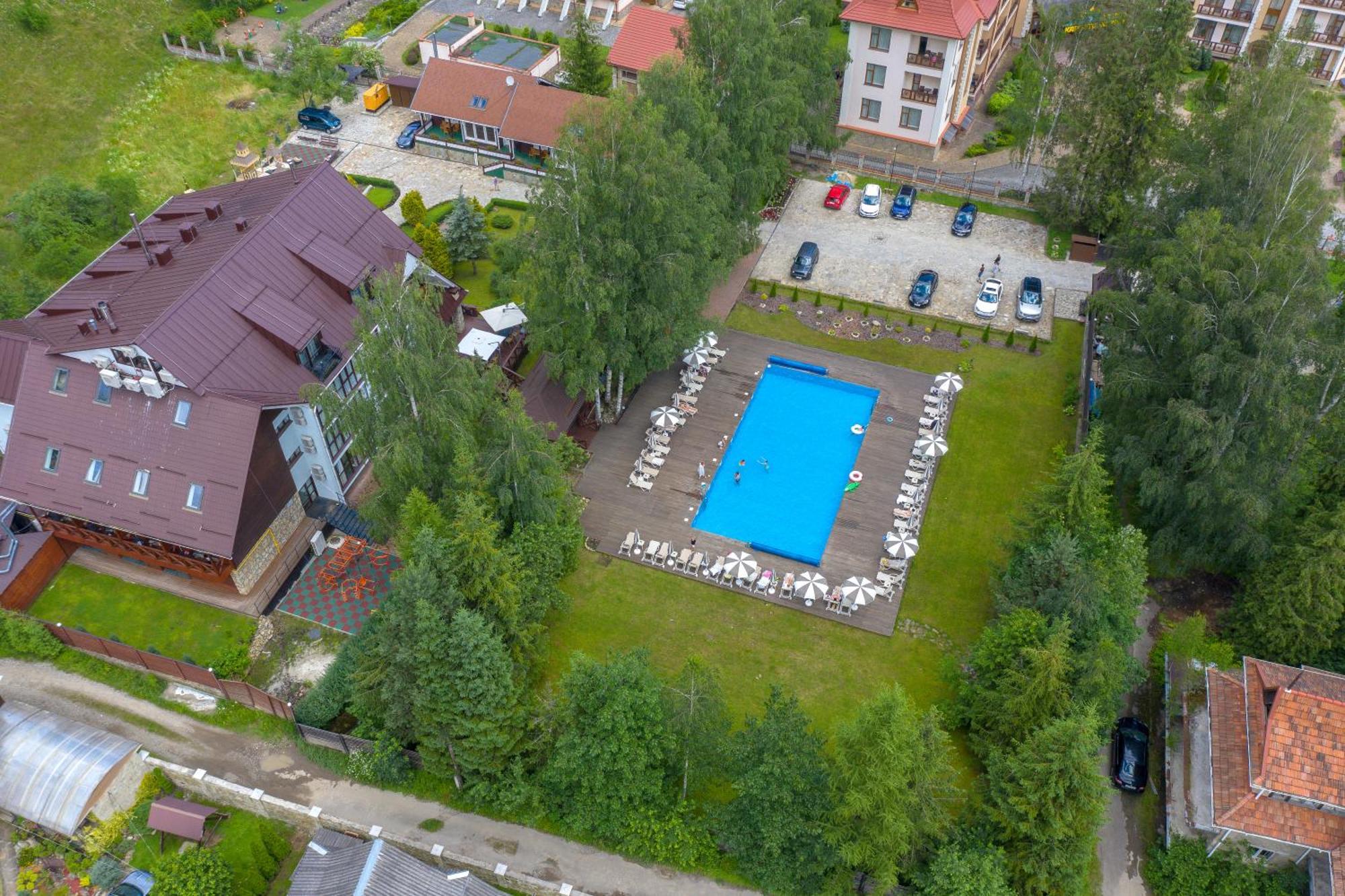 Yaremche Club Hotel ภายนอก รูปภาพ