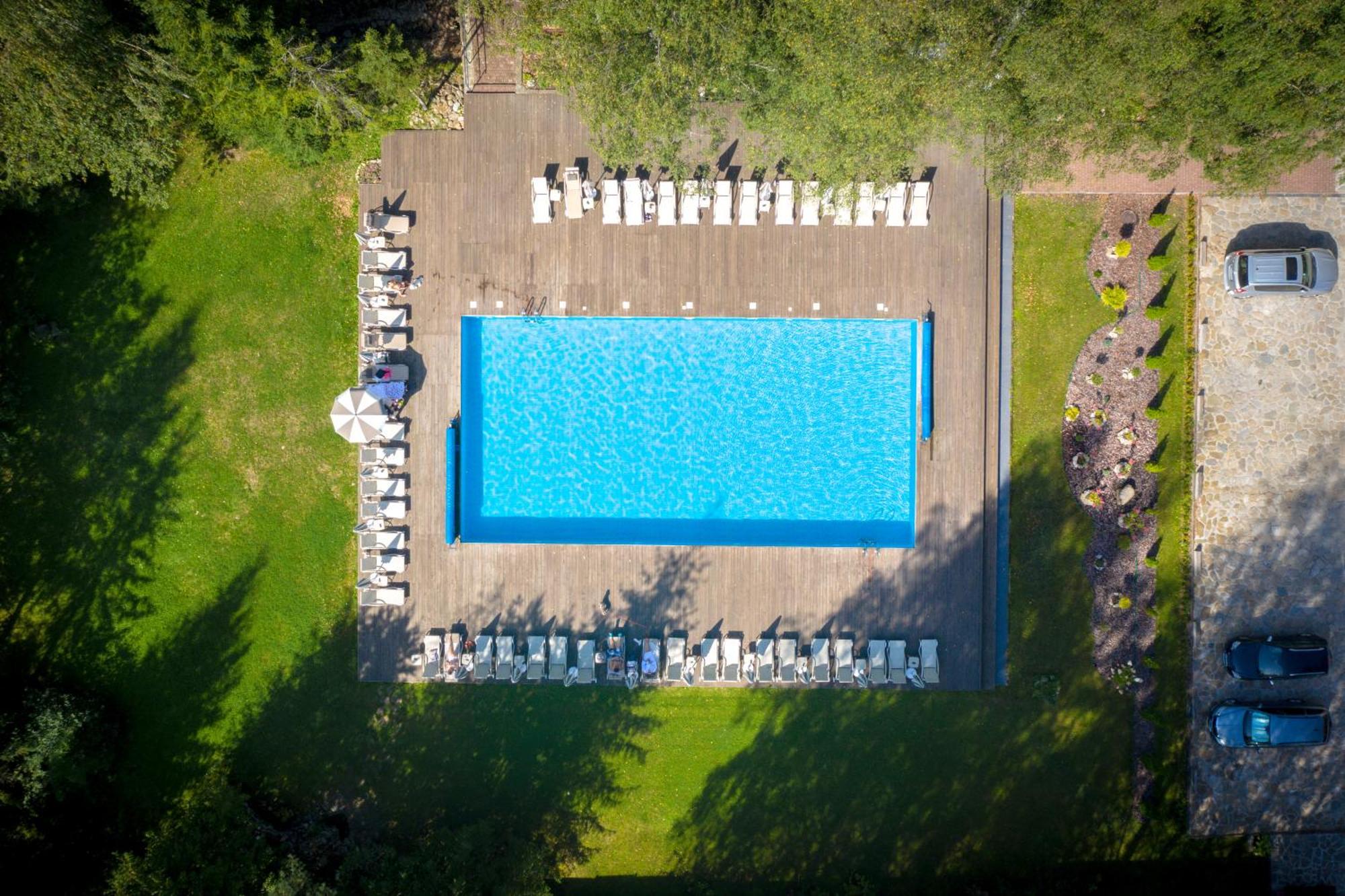 Yaremche Club Hotel ภายนอก รูปภาพ