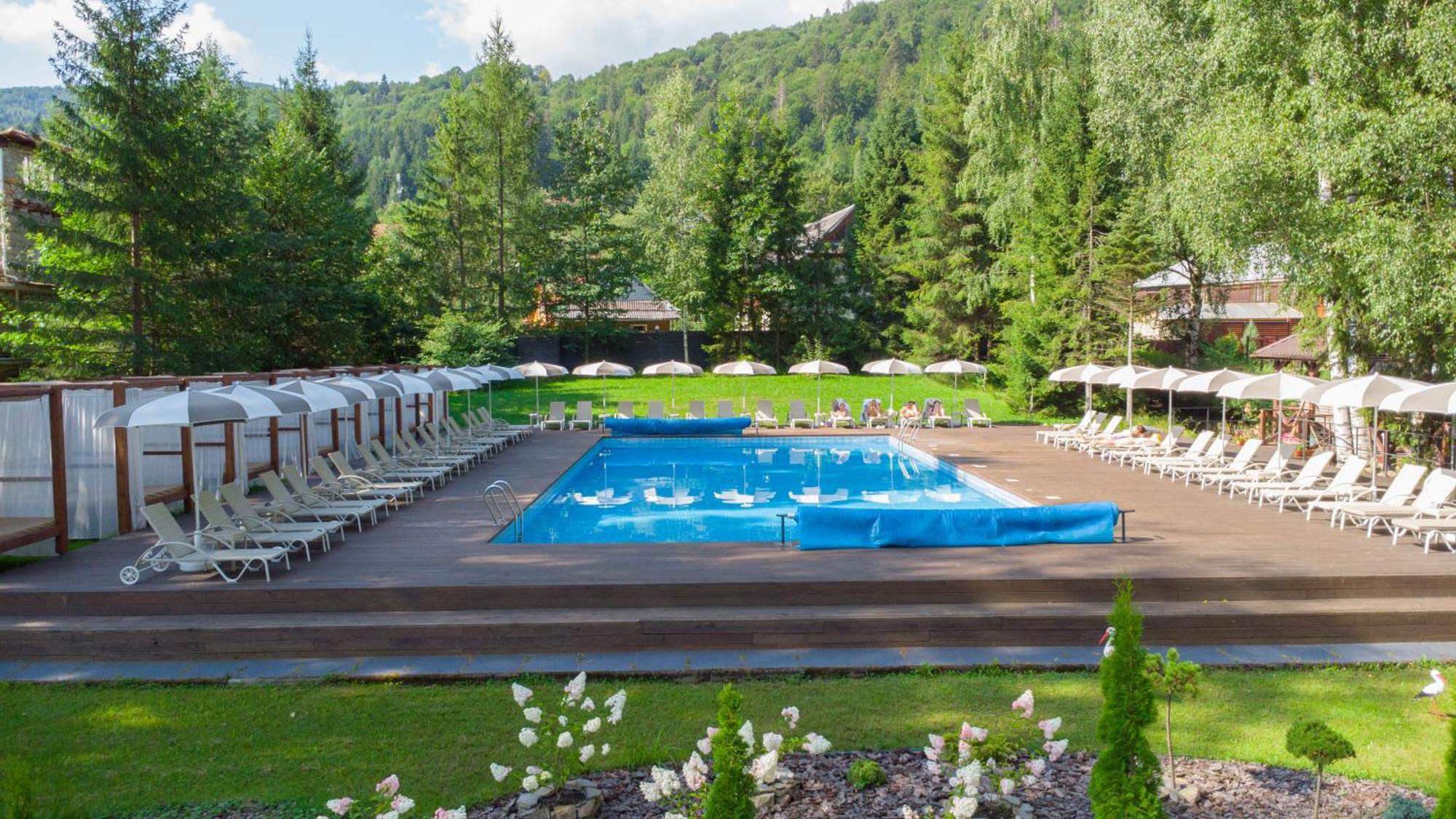 Yaremche Club Hotel ภายนอก รูปภาพ